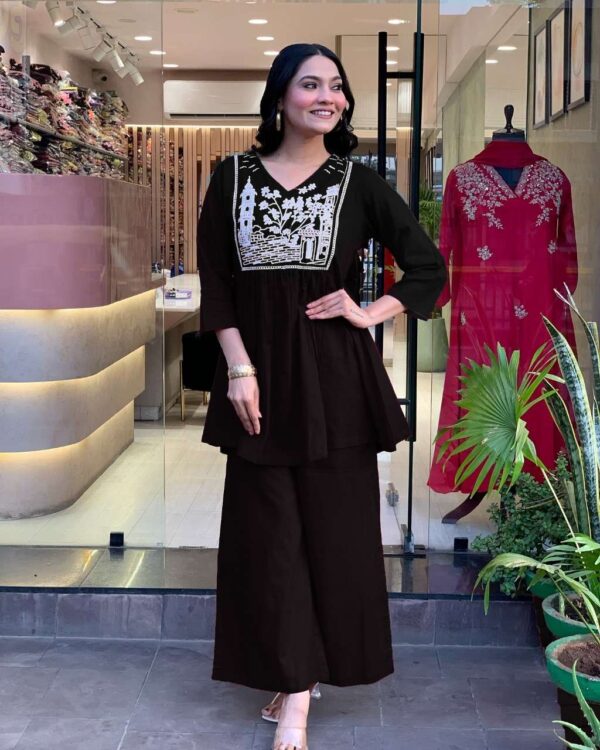 Elegant Embroidered Cotton Kurta Pant Set ? Chic & Comfy (Size M) - Image 2
