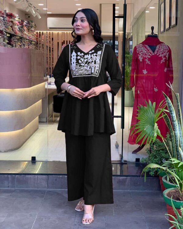 Elegant Embroidered Cotton Kurta Pant Set ? Chic & Comfy (Size M) - Image 3